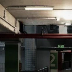 Réglette LED Intégrées étanche 230V 18W 2000lm 60cm Grise -123elec Soldes Magasin phn740033 reglette led integree etanche 230v 18w 2000lm 4000k 60cm grise 5 1